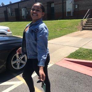 Meet your Posher, Charlotte